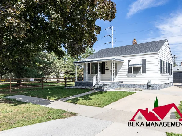 5404 Curtis St, Dearborn, MI 48126