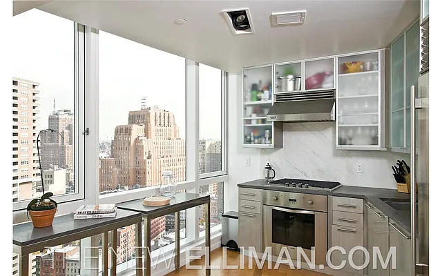 Rented by Douglas Elliman | media 24