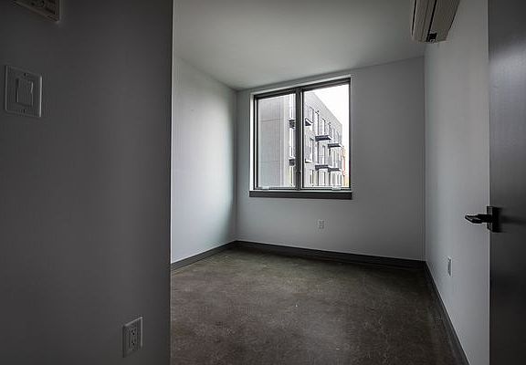 5th image of 410 Tompkins Ave #77G