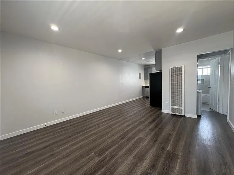 2727 Abbot Kinney Apartments, Venice CA — Photo 12
