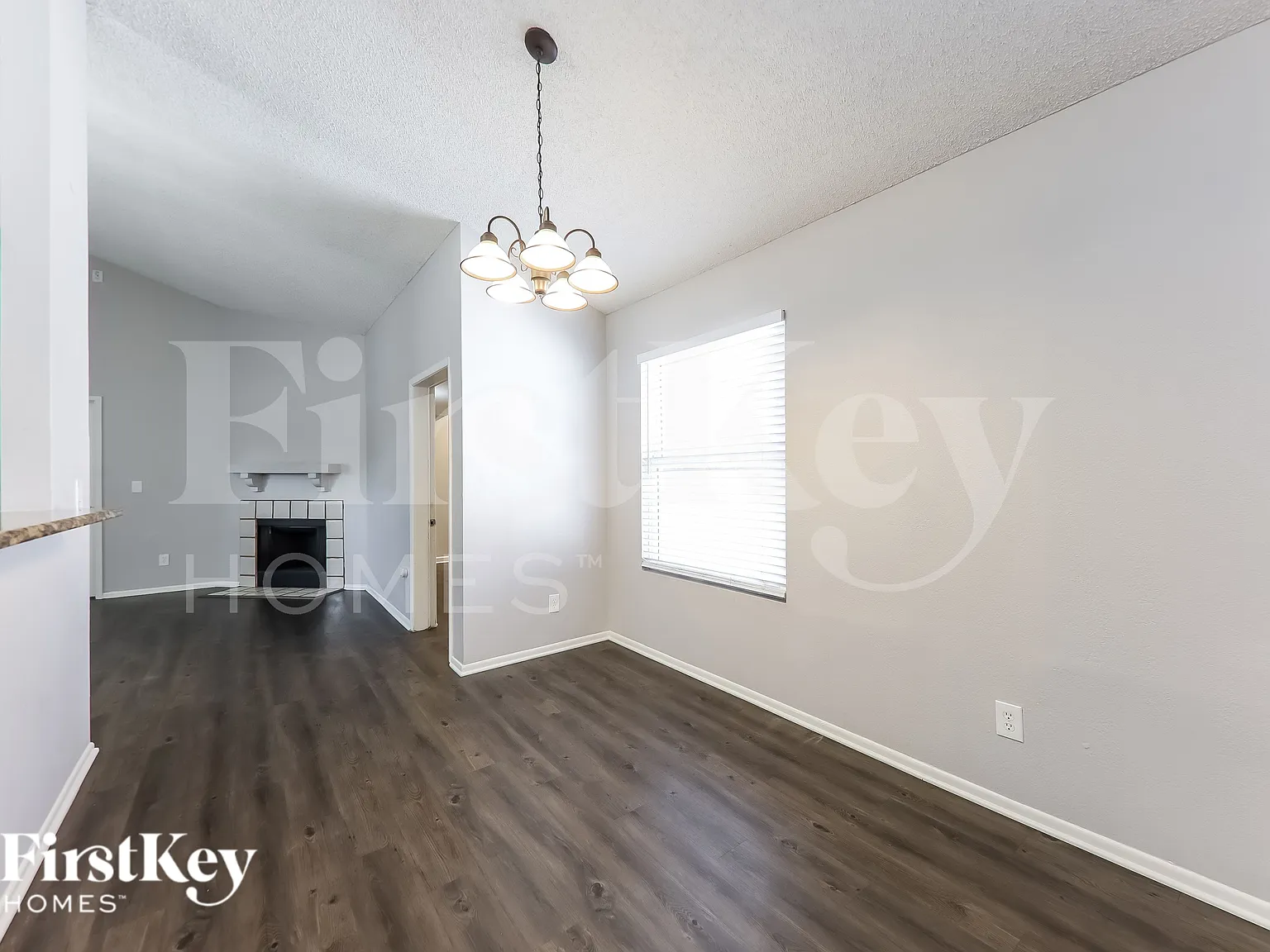 3 bed, 2.0 bath, 1924 sqft, $1,965 — Photo 4