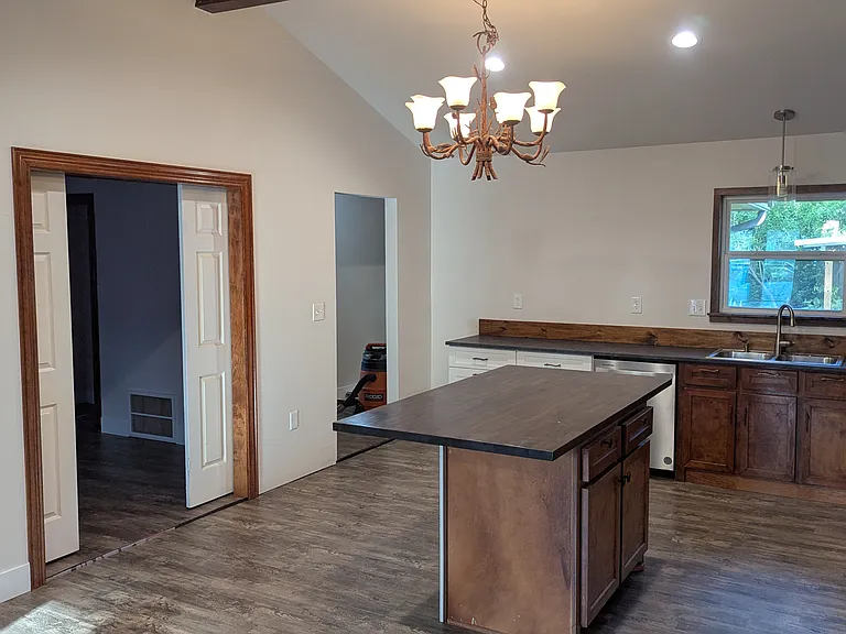 1003 Crystal River Rd — Photo 3