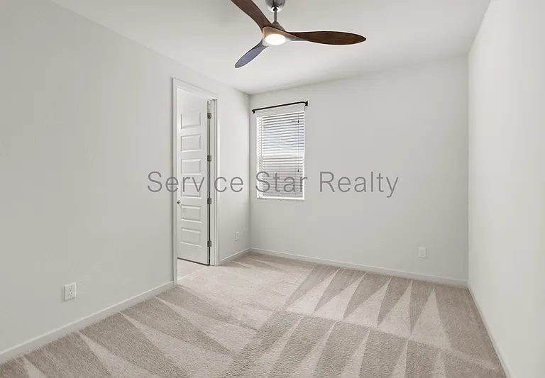 3407 E Louise Dr — Photo 7