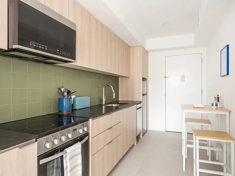 975 Nostrand Ave — Photo 4