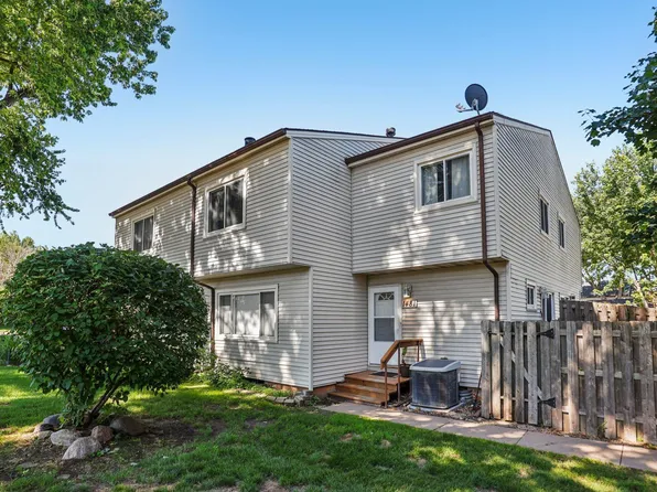 1481 Woodview Ave E, Saint Paul, MN 55122