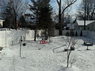 1435 Grenleigh Rd, Lyndhurst, OH 44124