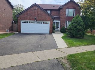 60 Torrance Woods, Brampton, ON L6Y 2V1
