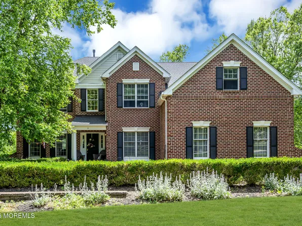 8 Steeplechase Lane, Asbury, NJ 08802