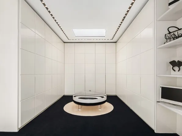 1 Sutton Place South image 14 of 25