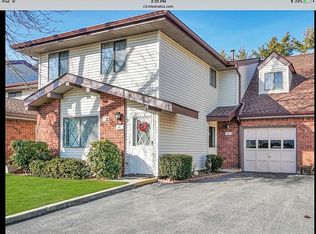 79 Cambridge Dr #79, Copiague, NY 11726