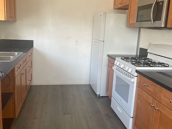 2nd image of 4850 Jessie Ave APT A