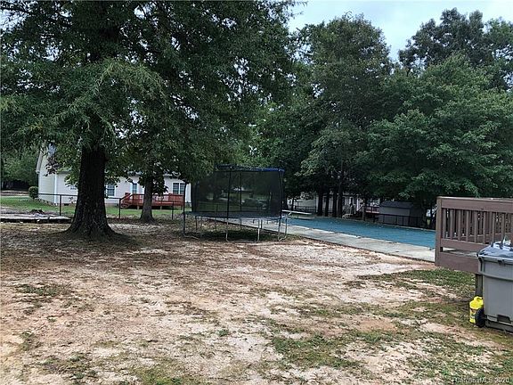 3rd image of 1526 Crowders Woods Dr