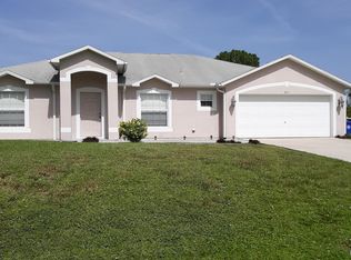 837 Landsdowne Dr, Sebastian, FL 32958