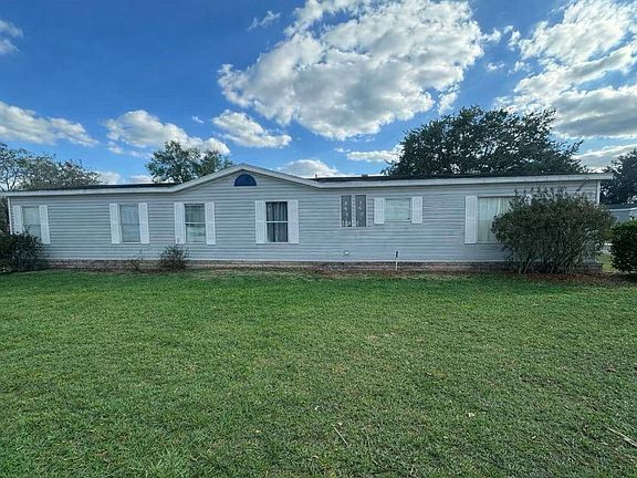 2nd image of 100 Sand Ridge Ln