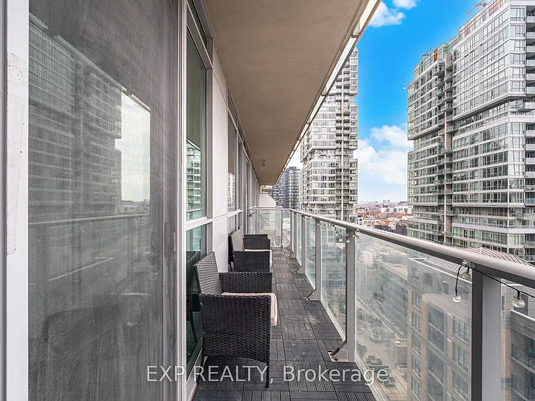 126 Simcoe St #1907 — Photo 32