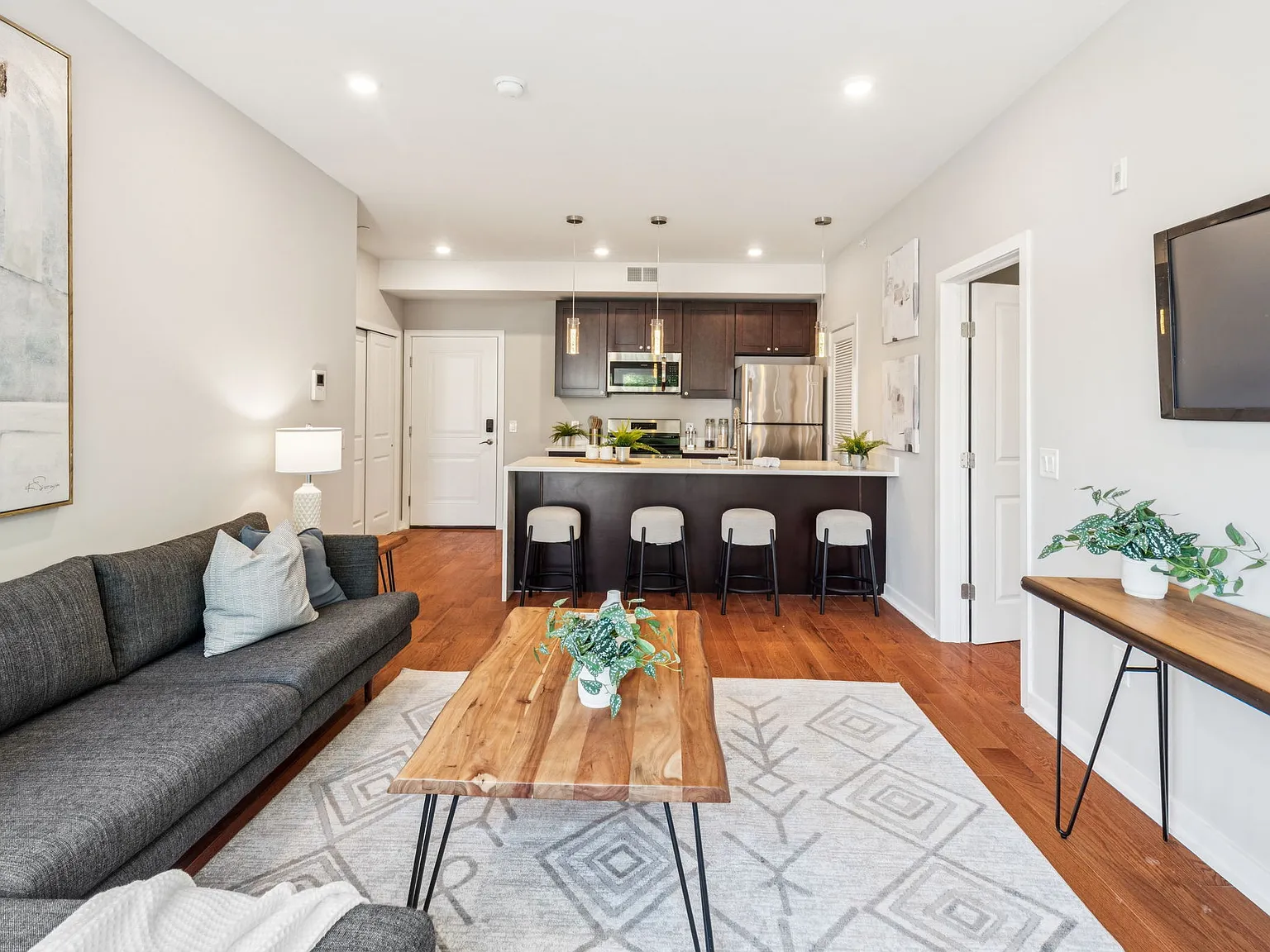2 bed, 1028 sqft, $3,475 — Photo 1