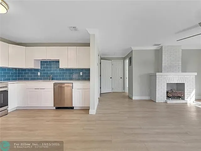 217 SW 21st St #1 — Photo 3