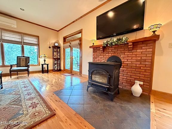 21st image of 630 Kenny Brook Ln
