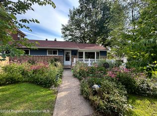 1506 Green Ridge St, Dunmore, PA 18509