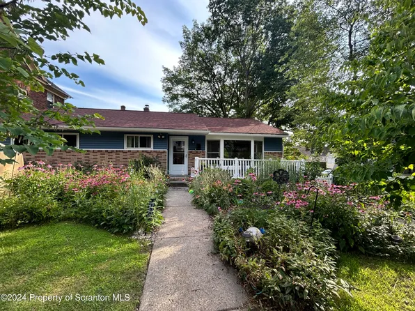 1506 Green Ridge St, Dunmore, PA 18509