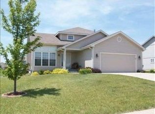 2537 SW Berkshire Dr, Topeka, KS 66614