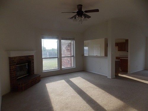 4th image of 6904 Meadow Bend Dr
