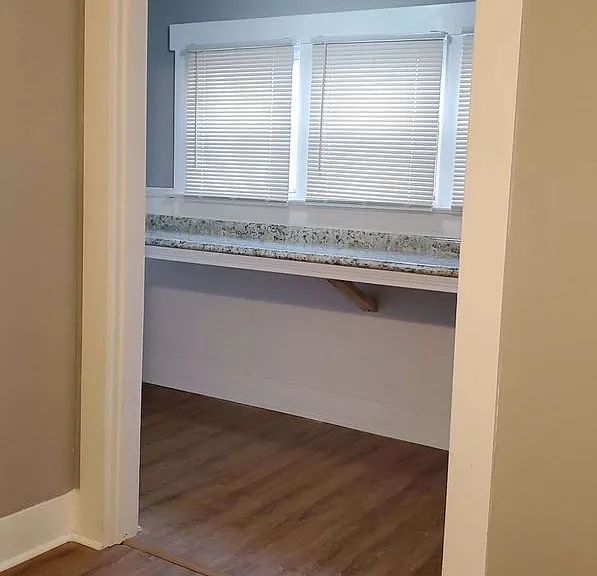 211 N Walnut St — Photo 8