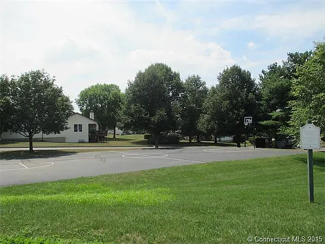 Building Photo - 1 Foncine Ln #4