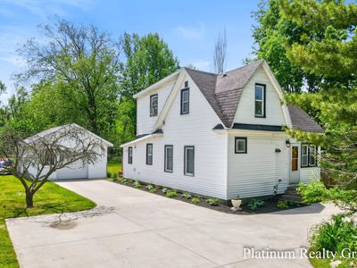736 Four Mile Rd NE, Grand Rapids, MI, 49525