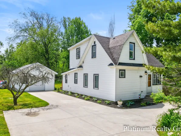 736 Four Mile Rd NE, Grand Rapids, MI 49525