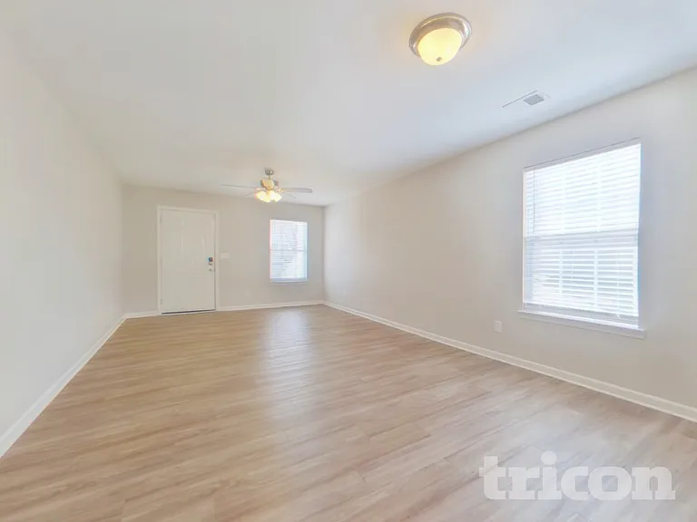 430 Grand National Ln — Photo 3