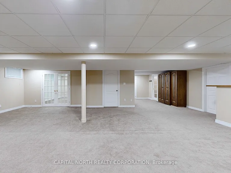 43 Gardiner Dr #LOWER — Photo 10