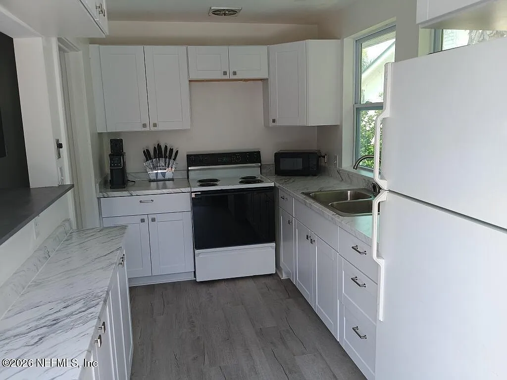 1 bed, 1.0 bath, 500 sqft, $2,200 — Photo 3