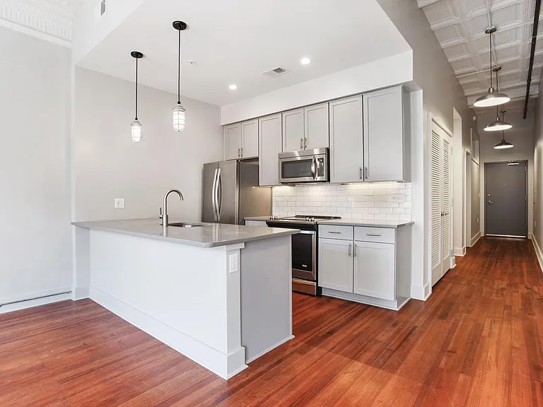 108 W Broughton St #3F — Photo 3