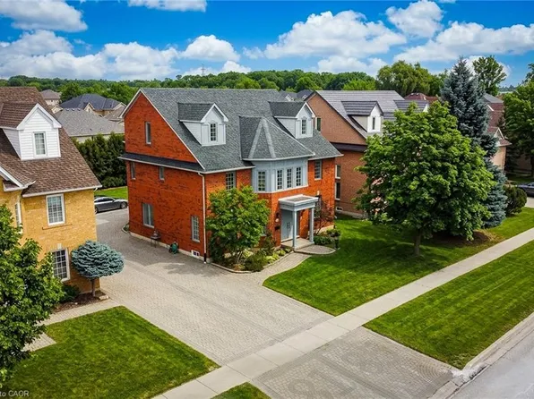 85 Meadowlands Blvd, Hamilton, ON L9K 1H8