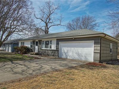 10104 Cambridge Ave, Kansas City, MO, 64134