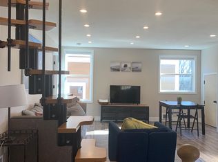 1734 SE Belmont St #2, Portland, OR 97214