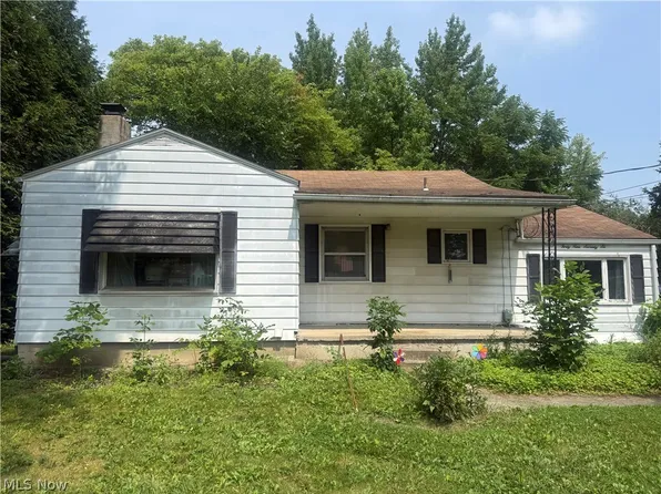4976 Argonne Dr, Youngstown, OH 44515