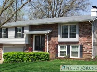 363 Palermo Dr, Ballwin, MO 63021