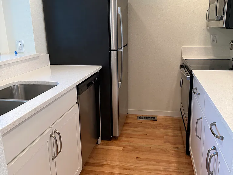 350 W Jamison Cir — Photo 3