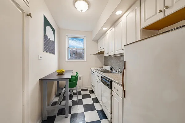 Sold by Oxford Property Group | media 20