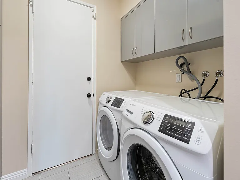 5340 Yarmouth Ave #108 — Photo 13