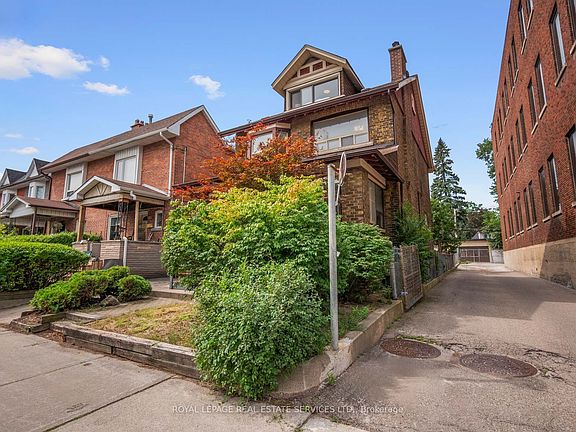 2nd image of 554 Runnymede Rd