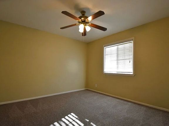 4th image of 14246 Hoyt St