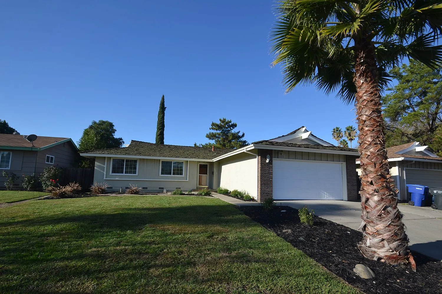 8058 Grandstaff Dr photo 1