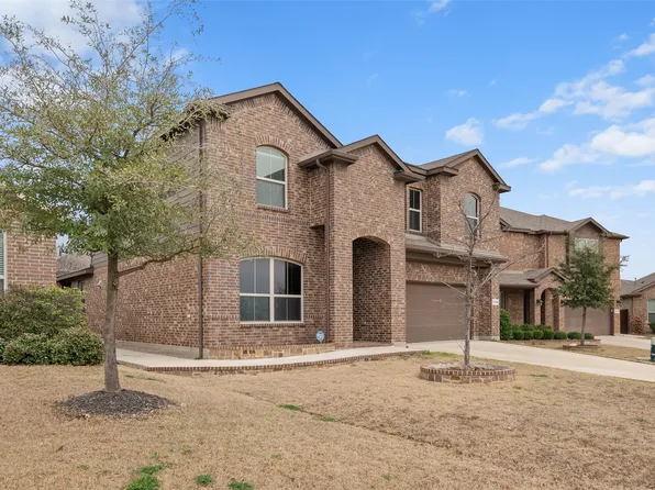 15740 Oak Pointe Dr, Fort Worth, TX 76177