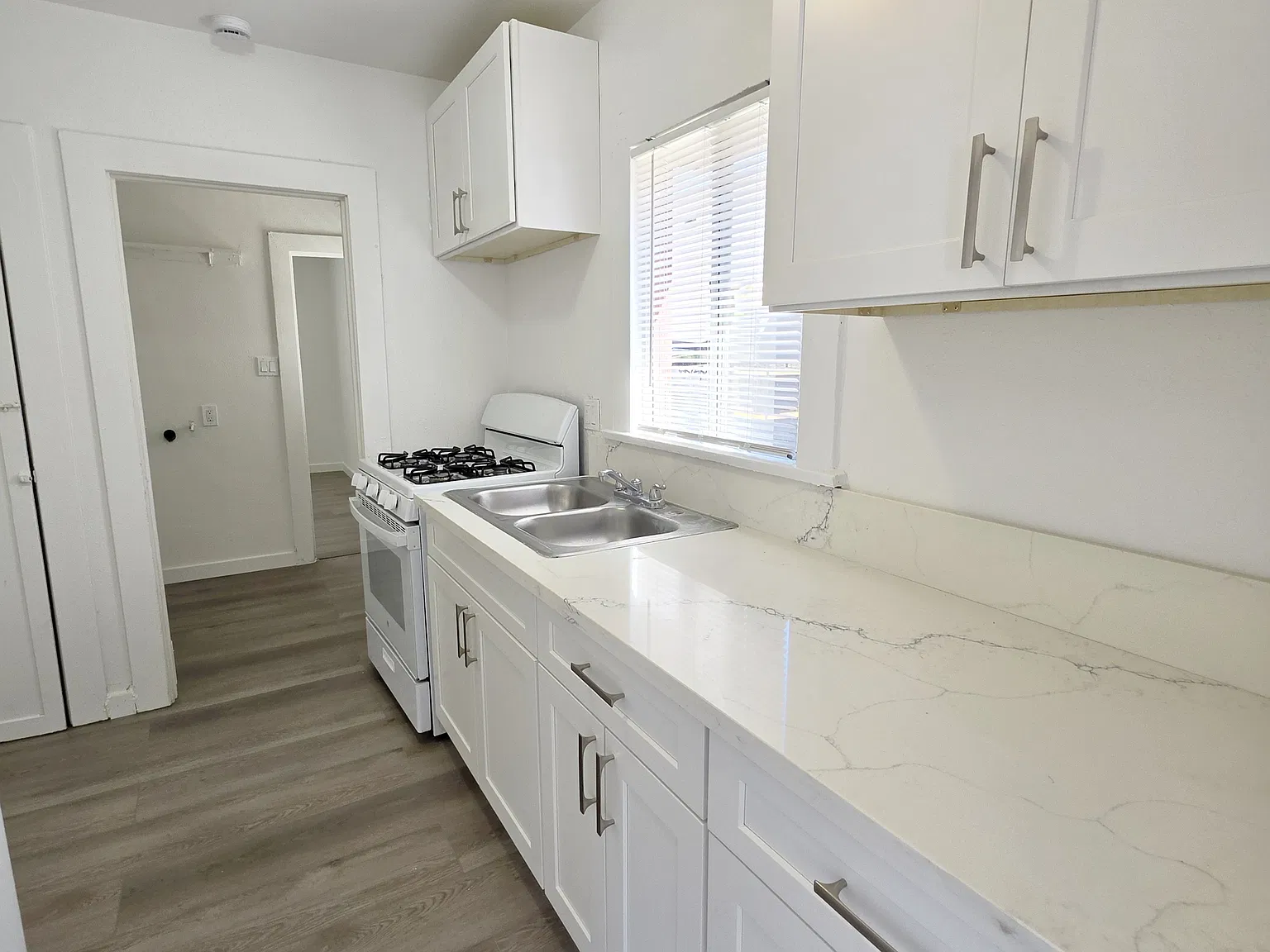 1 bed, 672 sqft, $2,000 — Photo 4