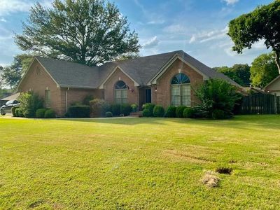 1801 Wildwood St, Muscle Shoals, AL, 35661