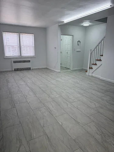 6926 174th St Photo 1