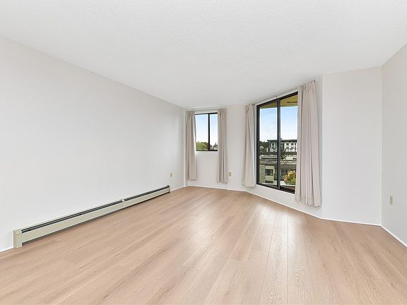 2nd image of 1745 Leighton Rd #611